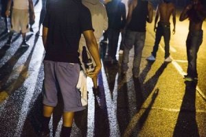 2014-08-16T112512Z_1_LYNXMPEA7F03A_RTROPTP_2_USA-MISSOURI-SHOOTING-PROTESTS